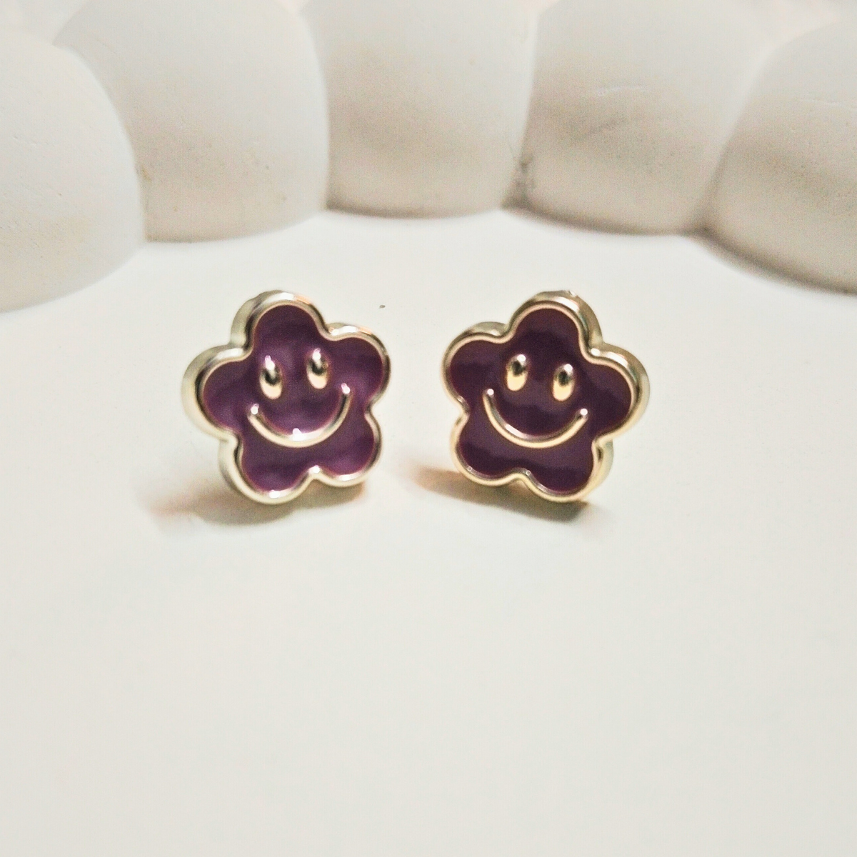 Flower-erng.png Cute Flower smiley Stud Earrings - Image 1