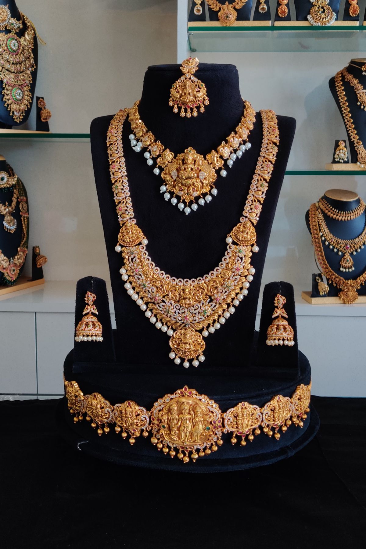 IMG_20250203_131651-1.jpg Premium Antique With Pearl Hanging Set For Rent - Image 1