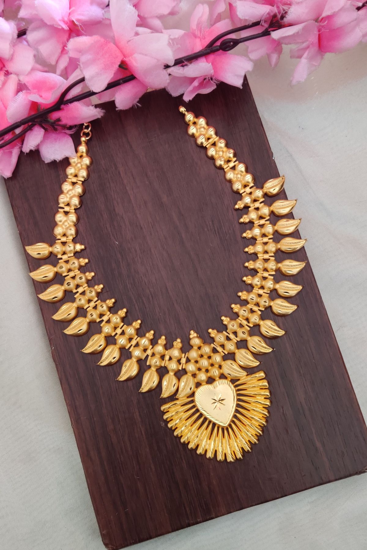 IMG_20250227_150412-1.jpg Beautiful Gold Finish Designer Necklace - Image 1