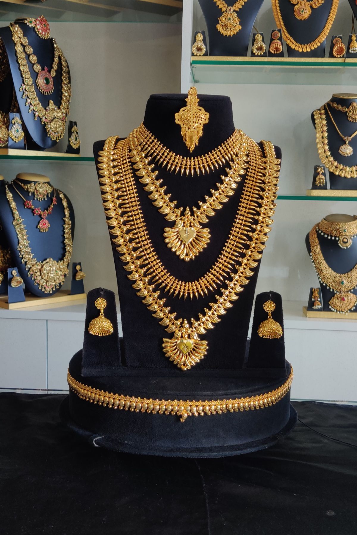 IMG_20250924_133207-1.jpg Premium Kerala Designer Bridal Set - Image 1