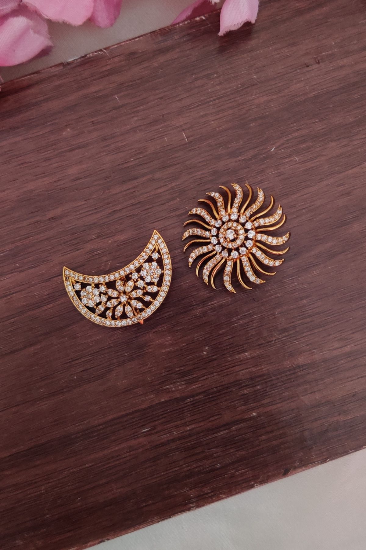 IMG_20251209_140542-1.jpg Beautiful White Stone Designer Sun Moon - Image 1