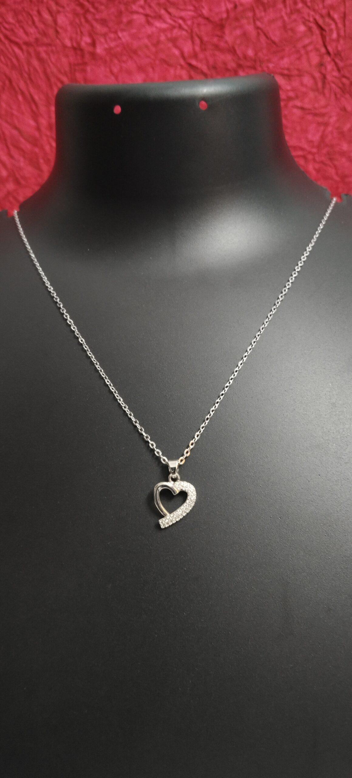 NLC007A-scaled-1.jpg Elegant Heart Pendant Necklace – Sparkling & Timeless - Image 1