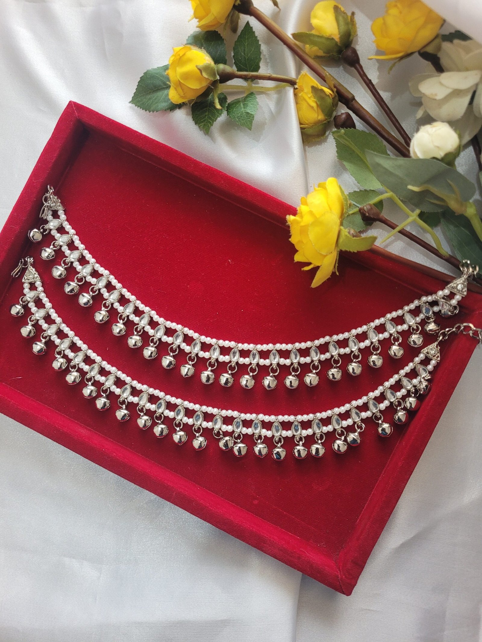20250215_150855-scaled-1.jpg Kundan Silver Ghungroo Payal Pattern 1 - Image 1