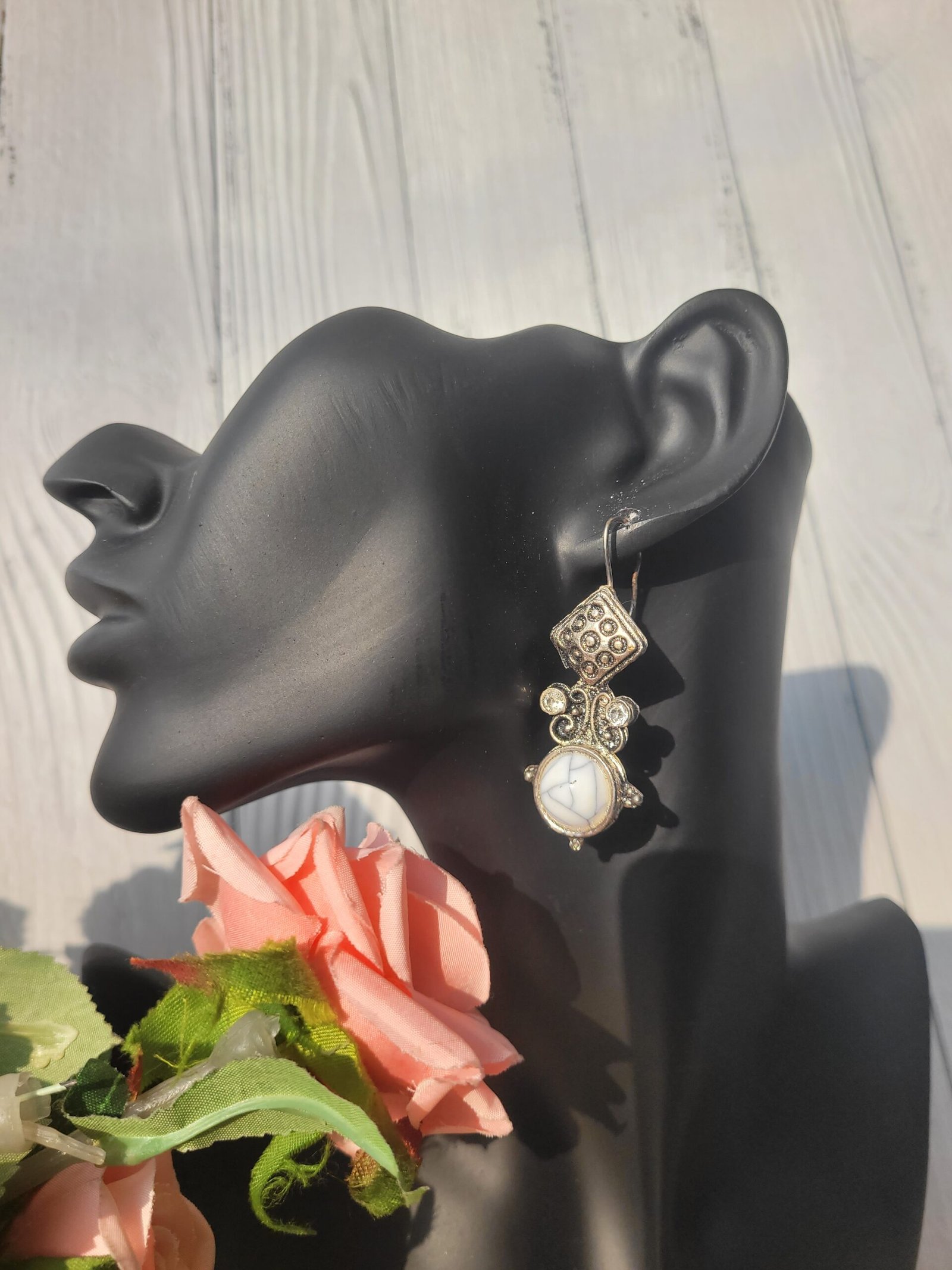 20250223_163850-scaled-1.jpg White Stone Dangler - Image 1
