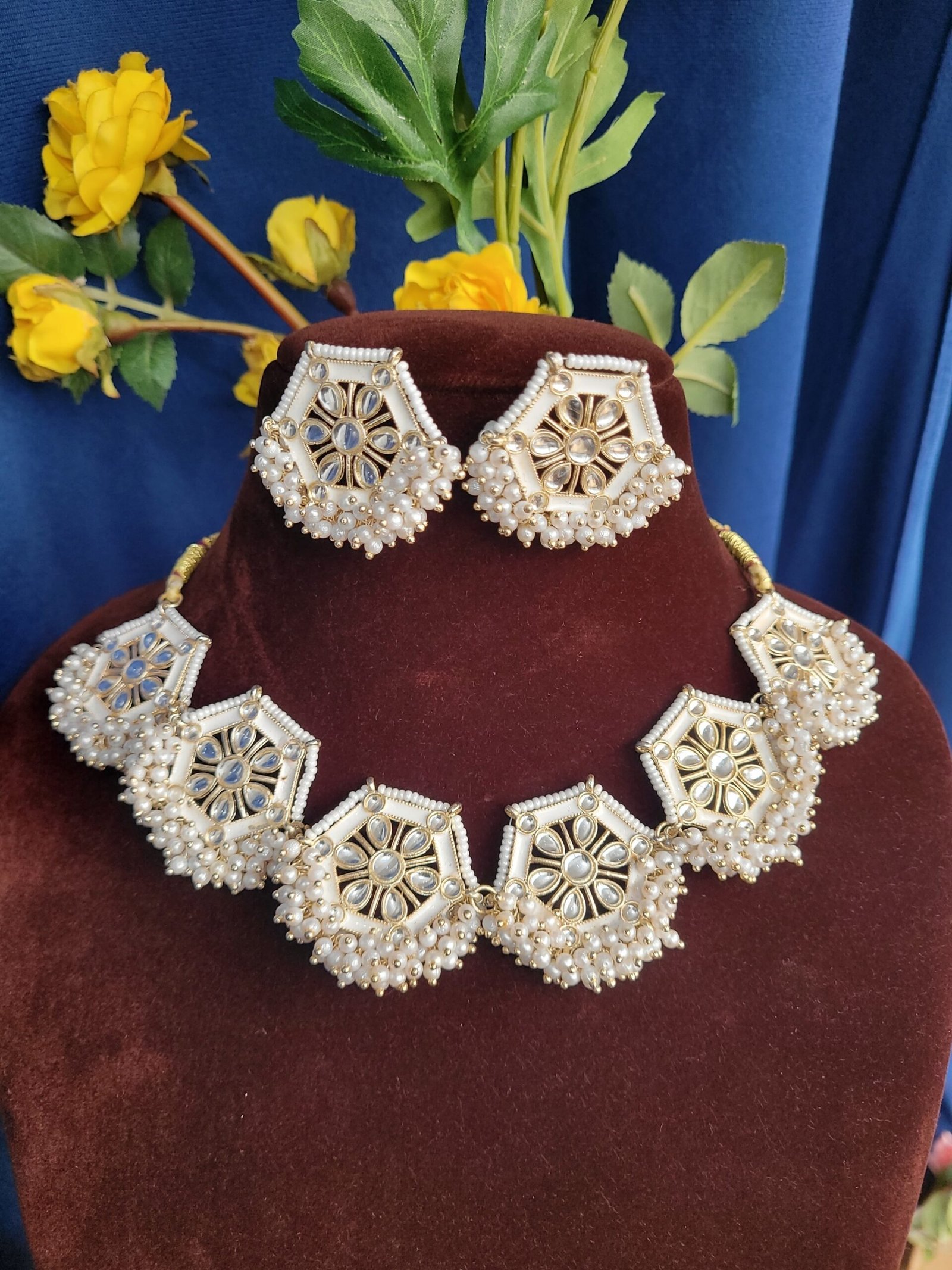 20250525_171019-scaled-1.jpg Pearl Choker Set - Image 1