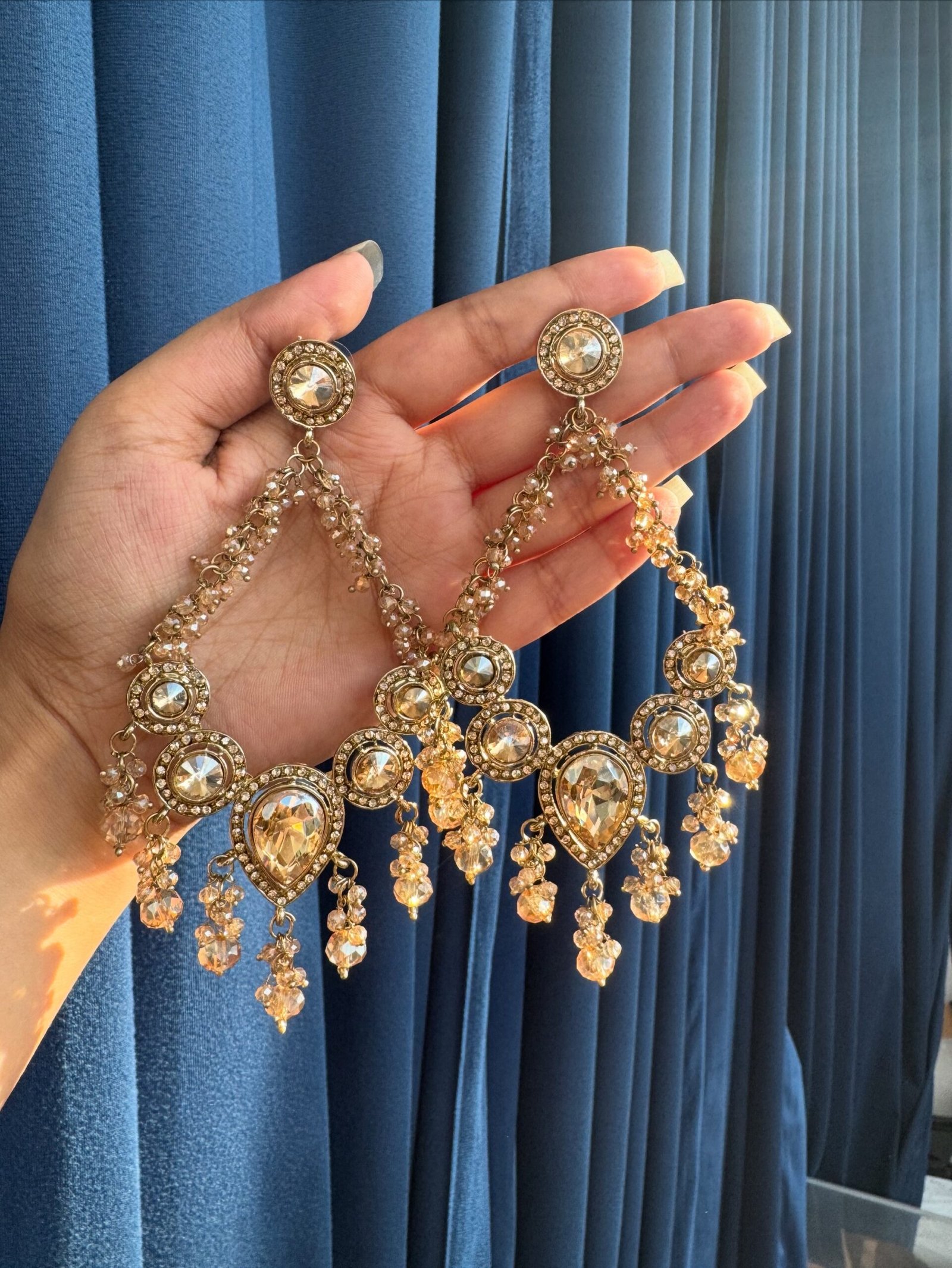 285f16e0-82c7-42cb-a288-247f4221d6f8-scaled-1.jpeg Sonia Chandbali – Golden - Image 1