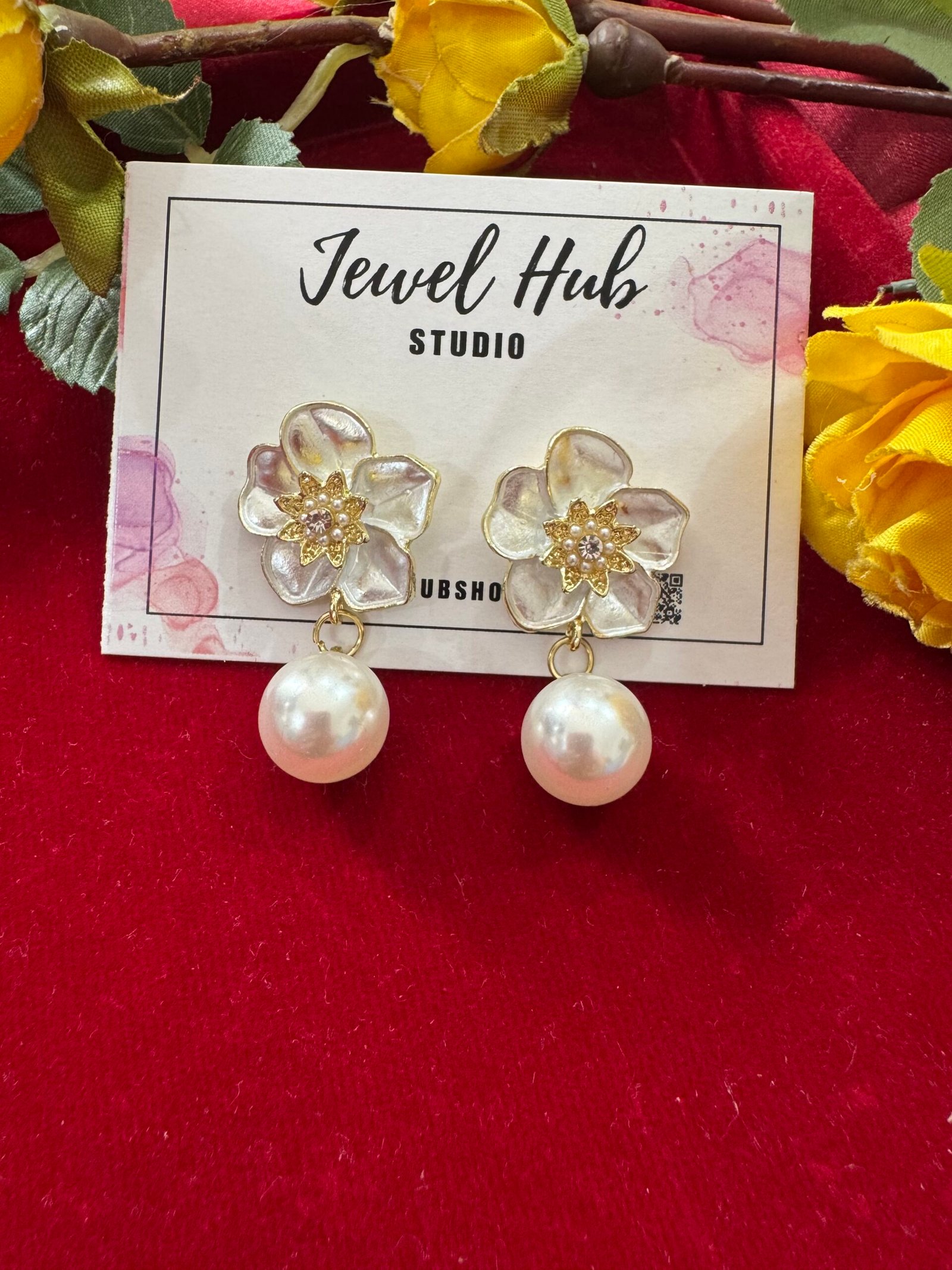 Photo-01-06-25-3-26-30-PM-scaled-1.jpg White Flower Pearl Earrings - Image 1
