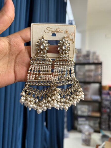 Mehnoor Kundan Chandbali – White