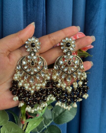Avneet Crystal Earrings – Black