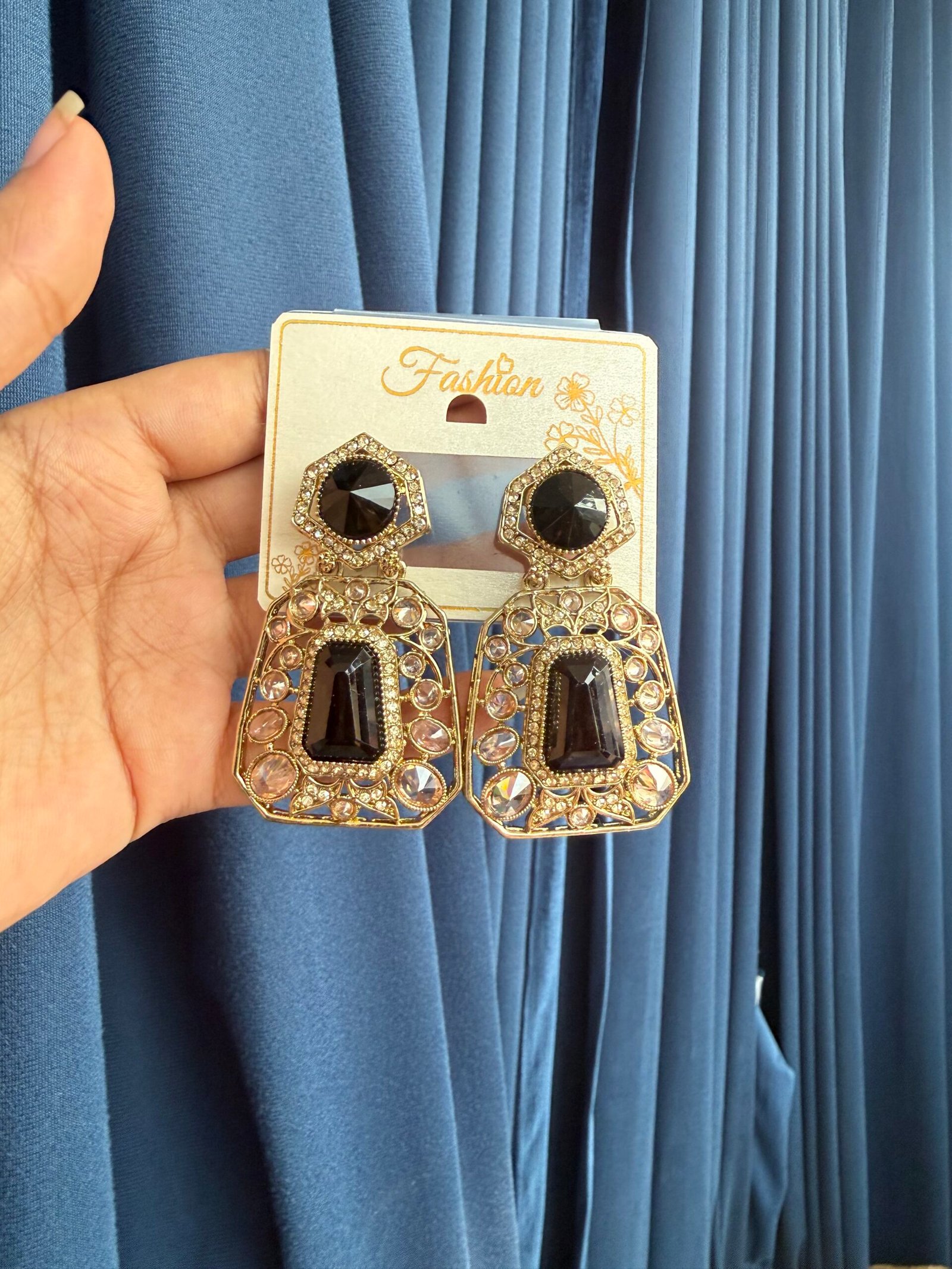 Photo-10-11-25-3-52-40-PM-scaled-1.jpg Ekta Premium Stone Earrings – Black - Image 1