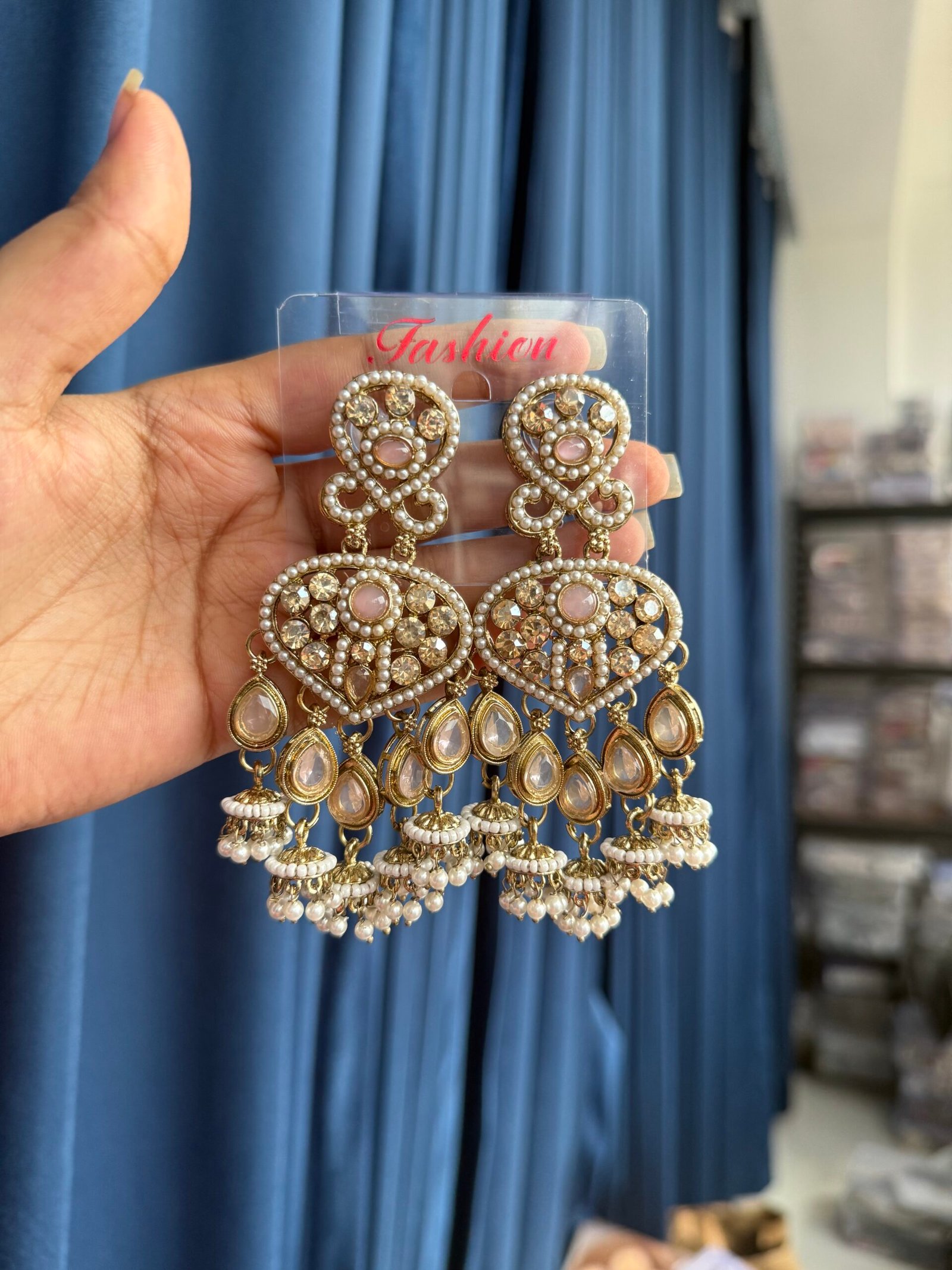 Photo-14-11-25-2-58-42-PM-scaled-1.jpg Shivi Kundan Earrings – Light Pink - Image 1