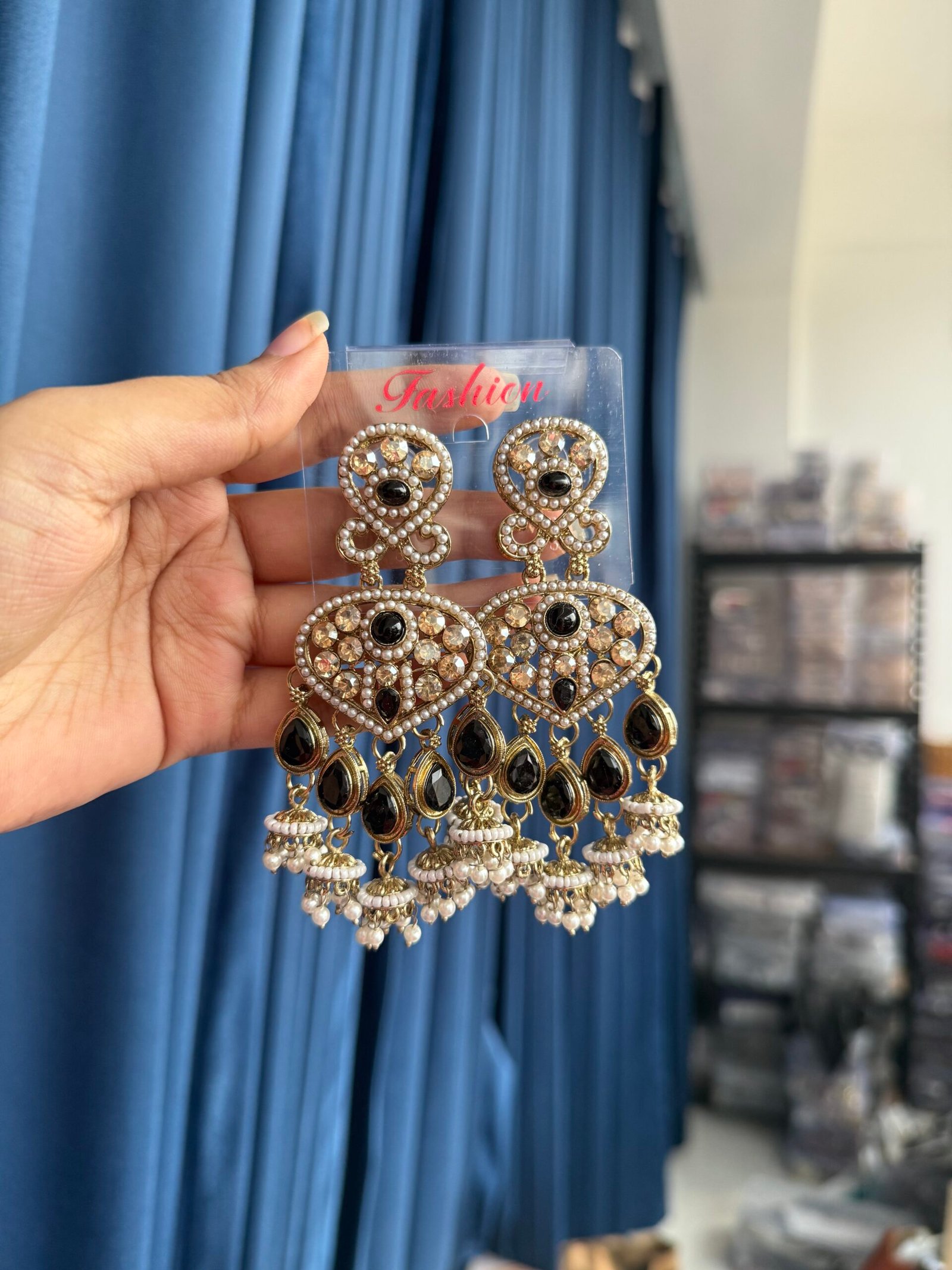 Photo-14-11-25-2-59-46-PM-scaled-1.jpg Shivi Kundan Earrings – Black - Image 1