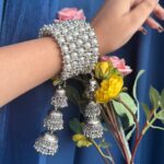 Pearl Swirl Kada With Latkan