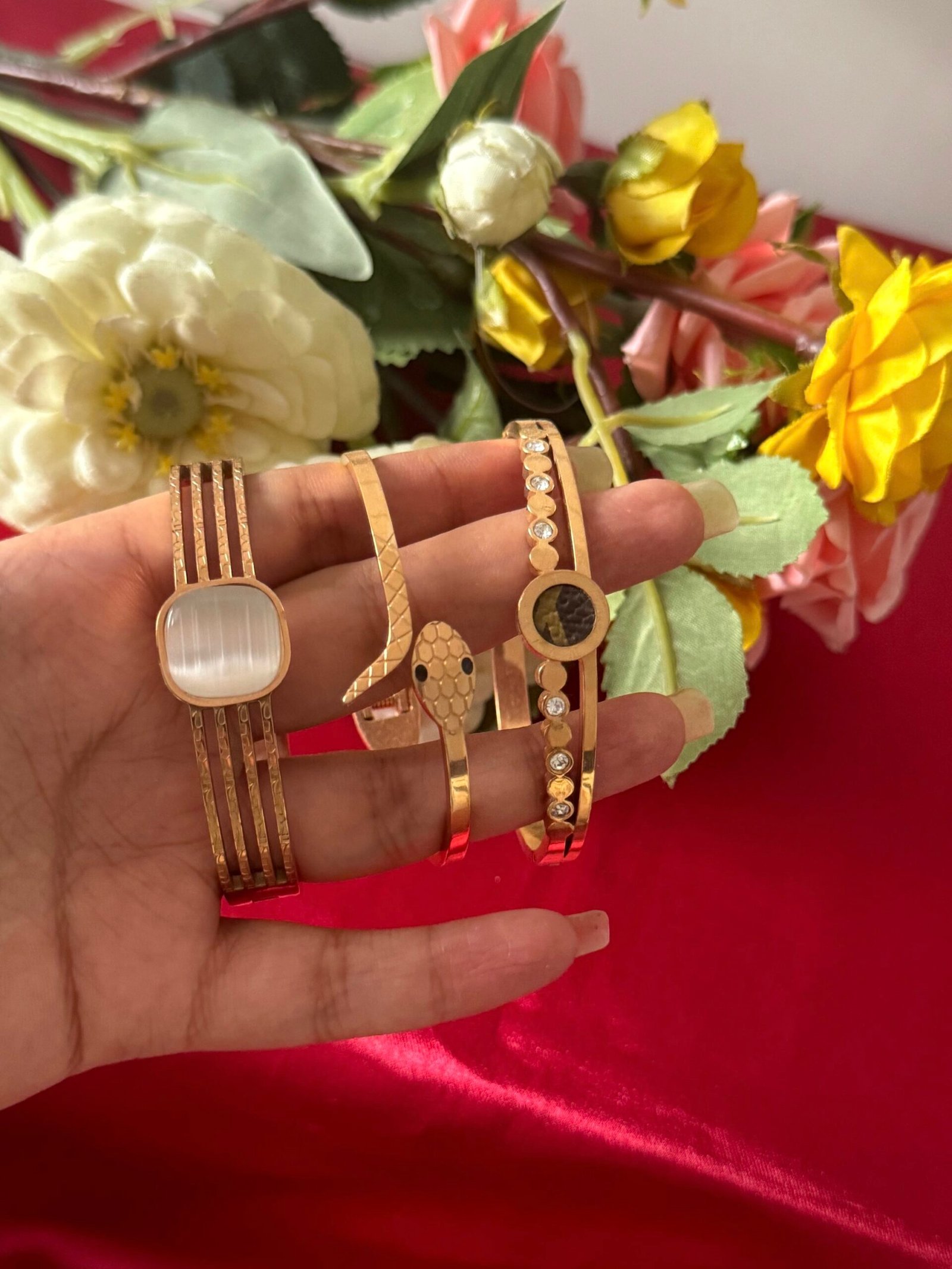 Photo-16-06-25-6-56-56-PM-7-scaled-1.jpg Anti Tarnish Kada Combo – Pattern 10 - Image 1