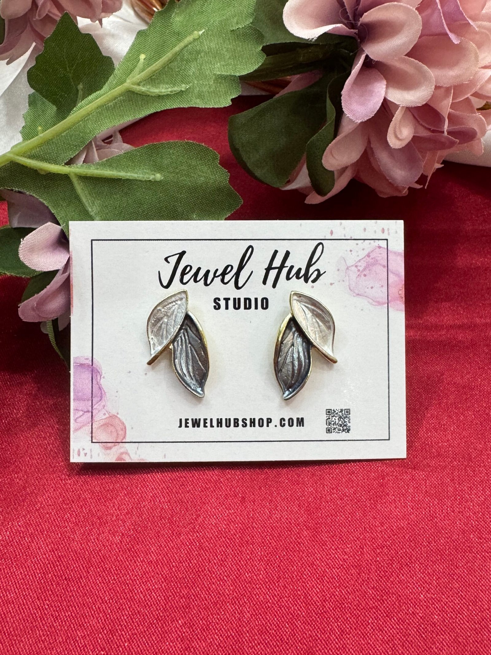 Photo-17-05-25-5-31-18-PM-scaled-1.jpg Dual Shade Leaf Earrings - Image 1