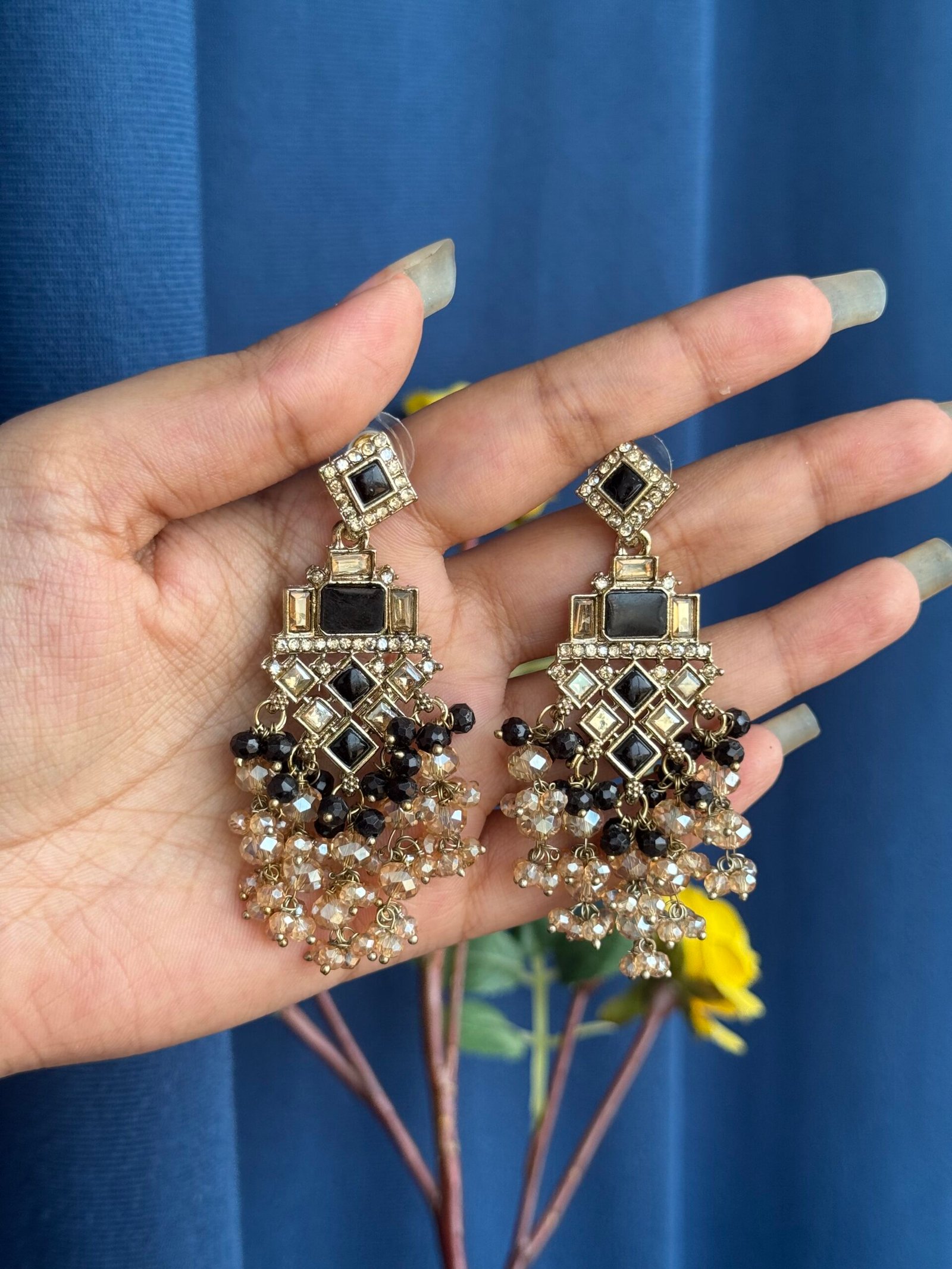 Photo-18-01-25-2-25-51-PM-scaled-1.jpg Dharni Kundan Earrings – Black - Image 1
