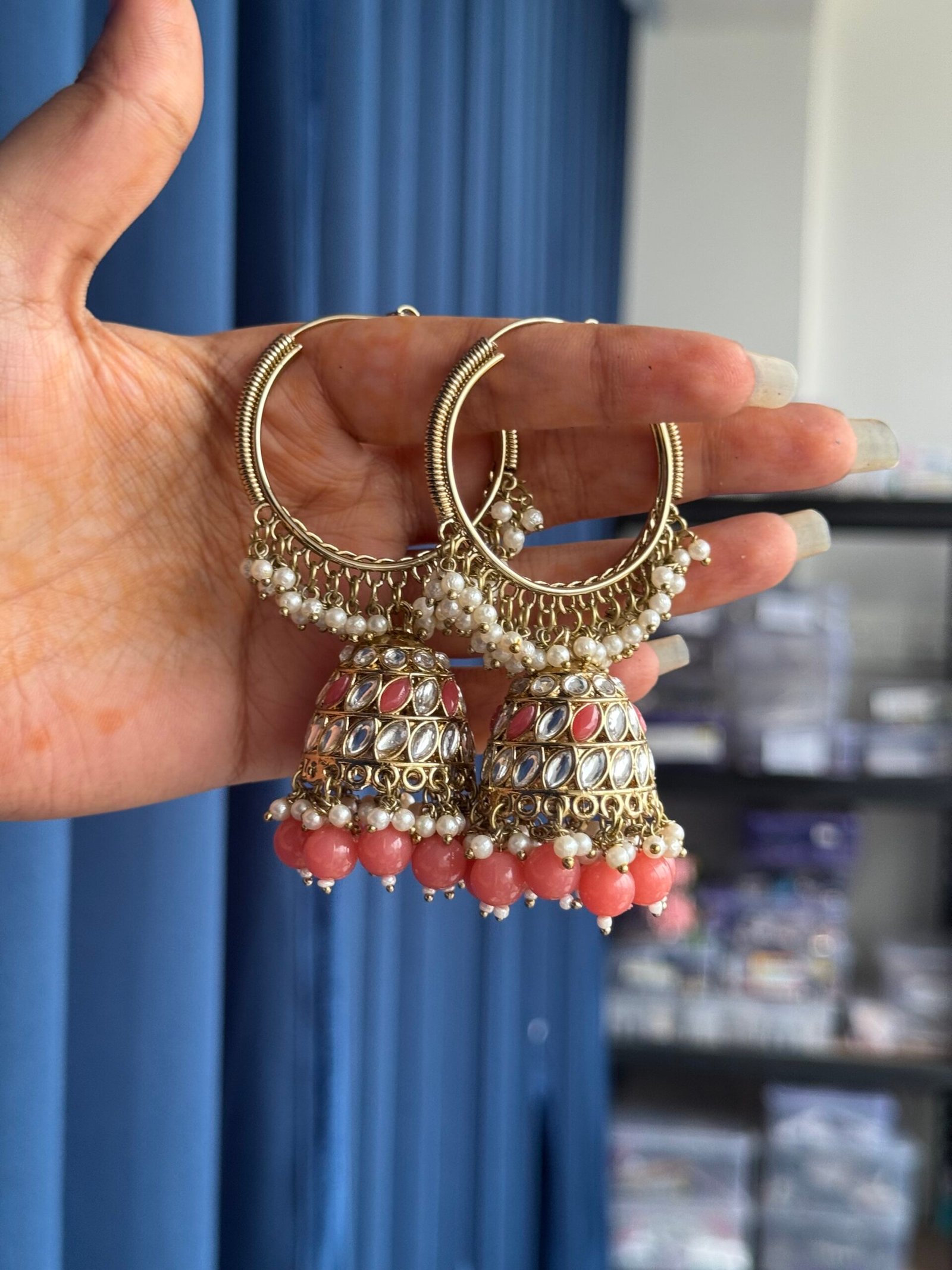 Photo-23-12-24-3-01-17-PM-scaled-1.jpg Lavanya kundan Bali Jhumka – Peach - Image 1